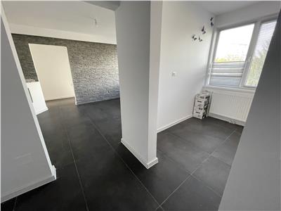 De Vanzare | Apartament 2 Camere | Policlinica