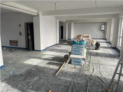 Spatiu comercial nou parter 200mp