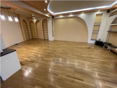 De închiriat | Apartament 3 camere